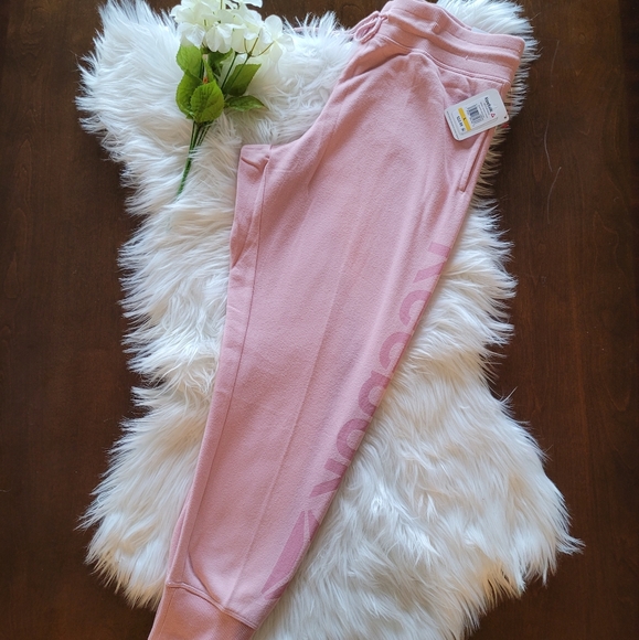 Reebok Pants - Only1 LEFT! NWT Reebok Pink Sweats